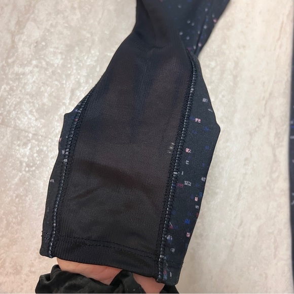 Motherhood Maternity workout leggings mesh medium - Picture 4 of 10